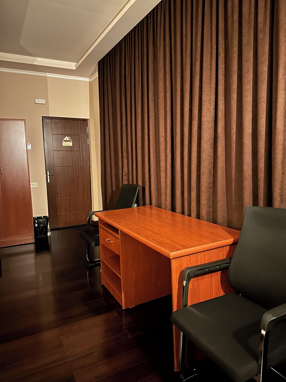 Desk, laptop workspace, iron/ironing board, free WiFi