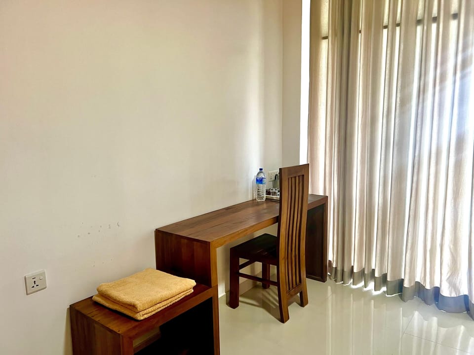 Deluxe Double Room, Balcony, Lake View | Desk, laptop workspace, free WiFi, bed sheets