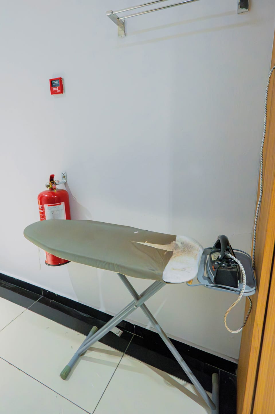 Iron/ironing board