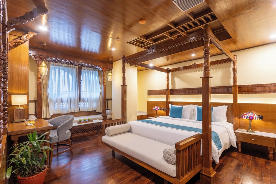 Executive suite | Premium bedding, pillowtop beds, minibar, in-room safe