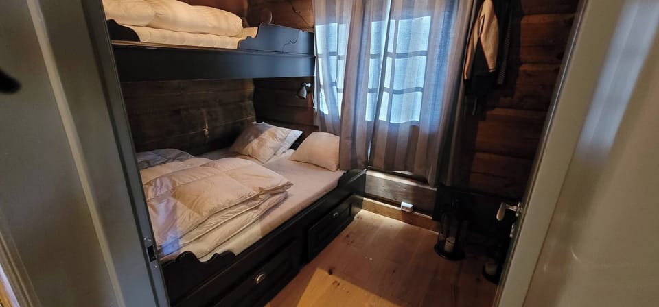 Solberglia 364 - Private Hot Tub and Large Terrace Cabin in Innlandet