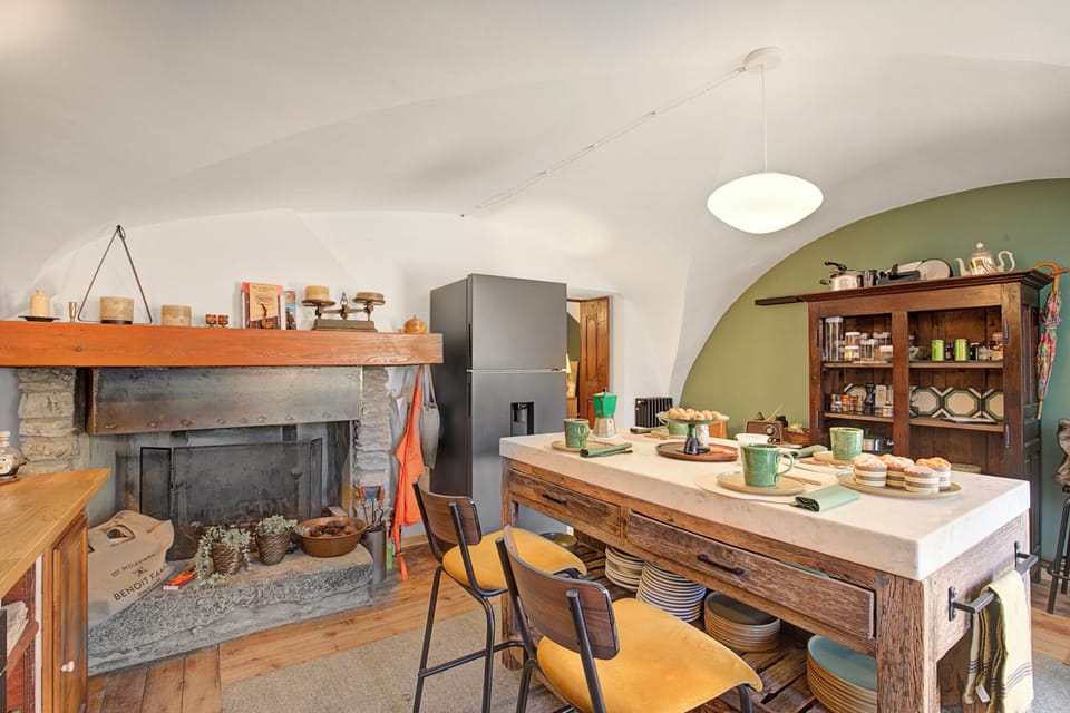 Family House, 4 Bedrooms, 2 Bathrooms (La Baita 1800 Ski In Ski Out) | Dining