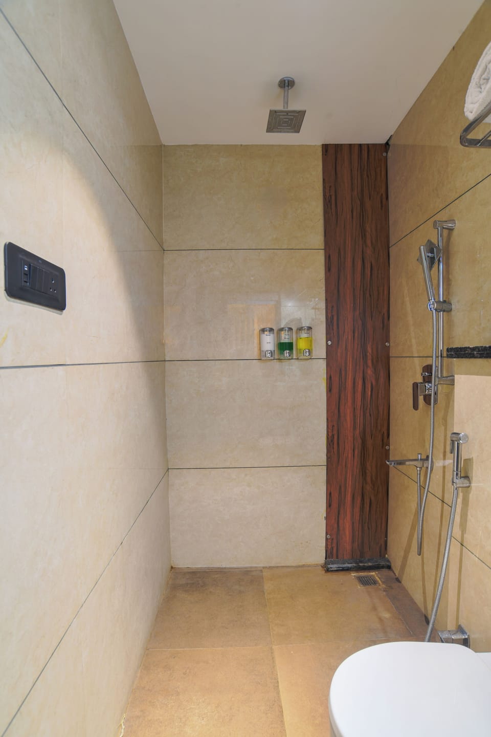 Family Room | Bathroom