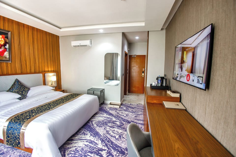 Premium bedding, minibar, in-room safe, desk