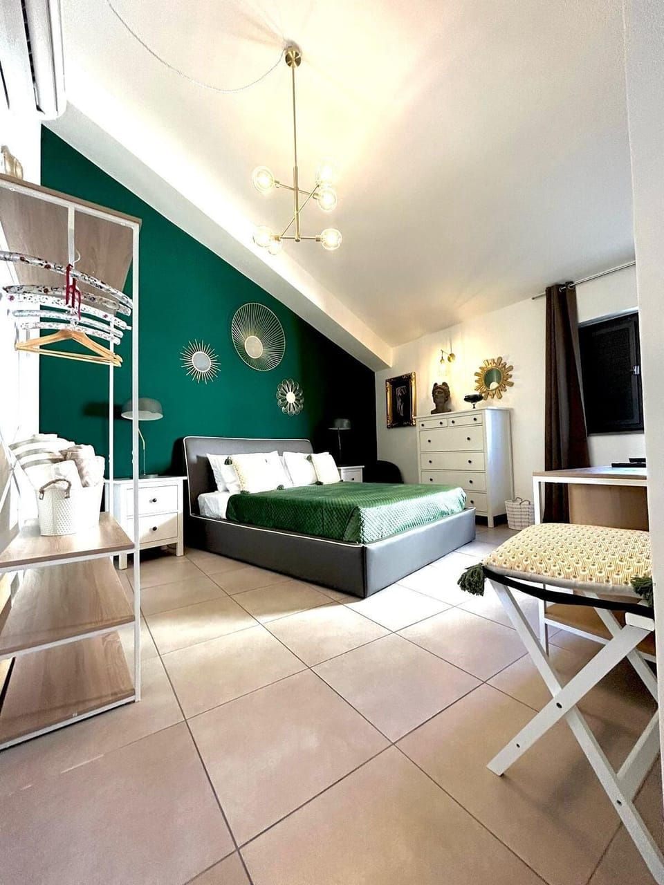 Superior Suite | 1 bedroom, in-room safe, desk, soundproofing