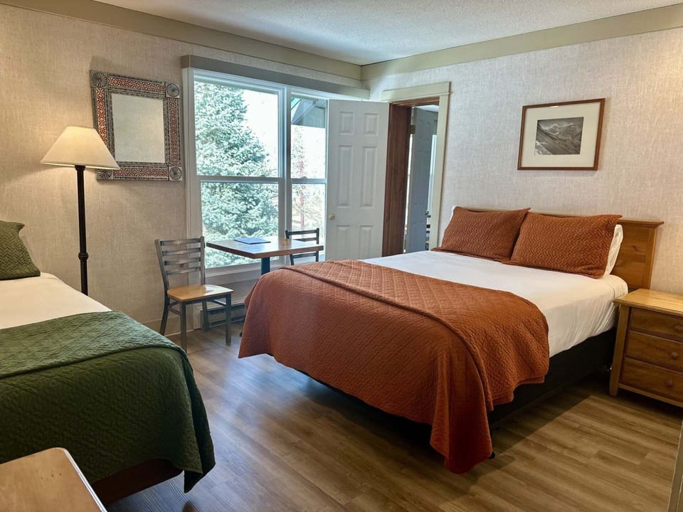 Room, 2 Bedrooms | 2 bedrooms, free WiFi