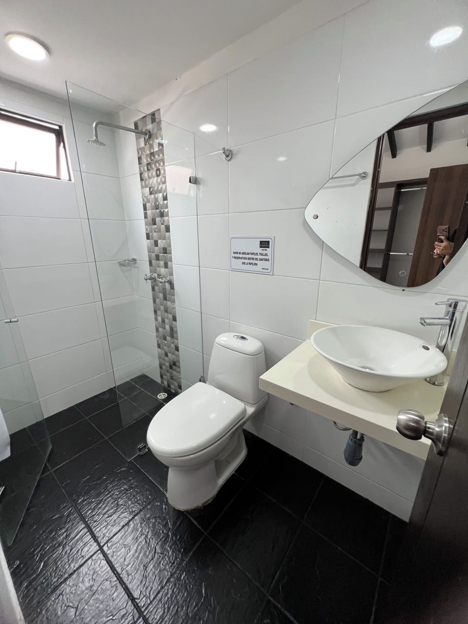Basic Double Room | Bathroom | Towels, soap, toilet paper