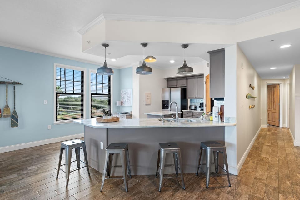 Condo, Multiple Beds (Florencia 107- FlorCabana) | Private kitchen | Paper towels