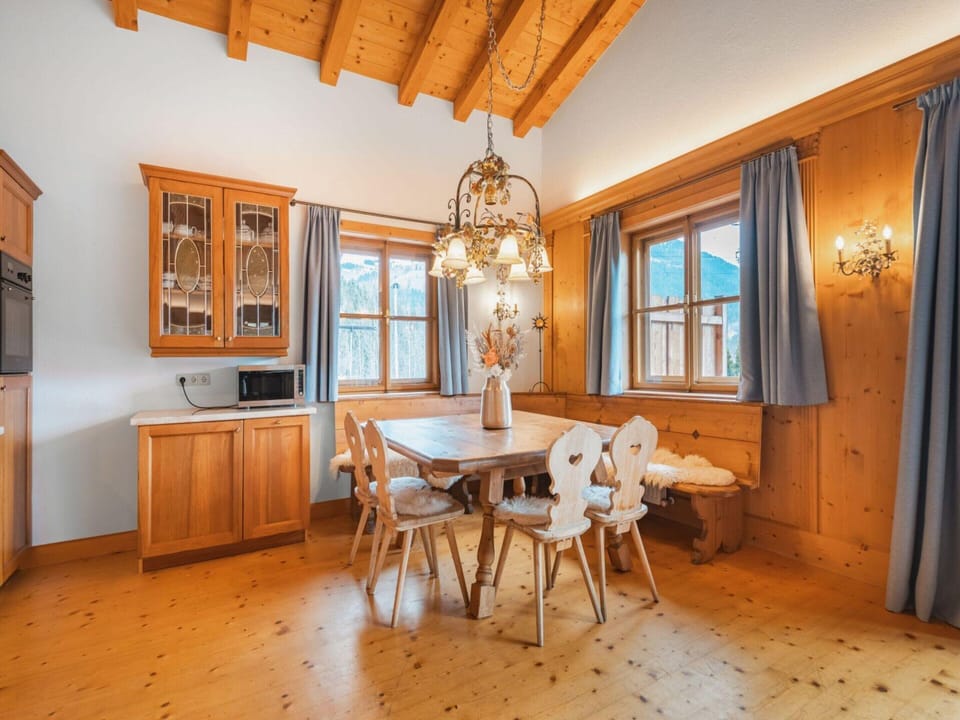 House | Dining