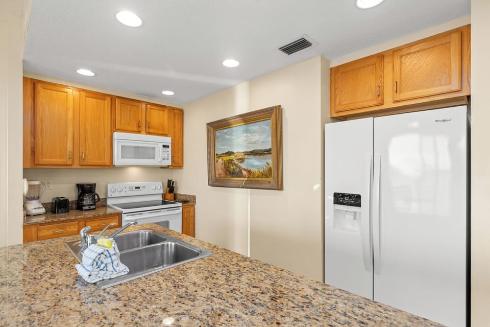 Condo, Multiple Beds, Balcony, Ocean View (Sterling Reef 1006) | Private kitchen | Fridge, microwave, oven, stovetop