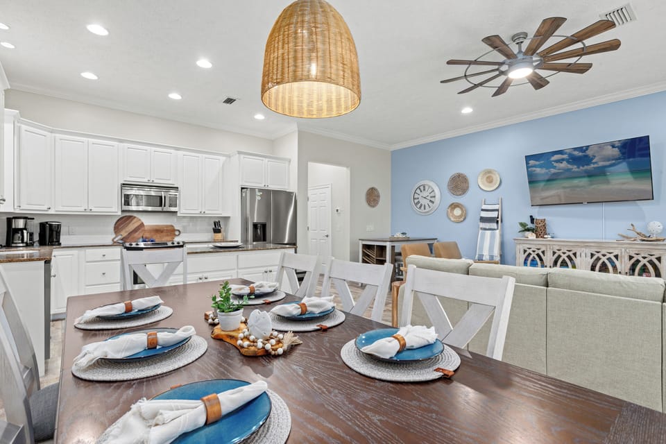 House, Multiple Beds, Balcony, Garden View (7818 Thomas Dr) | Dining