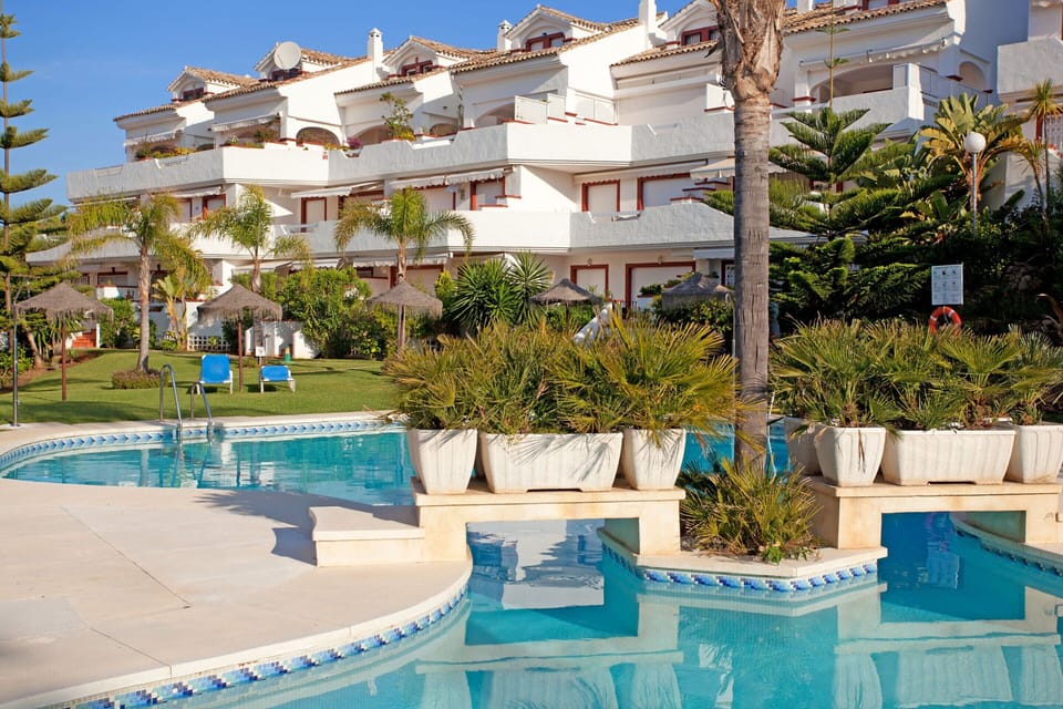 Apartment | Pool | Outdoor pool
