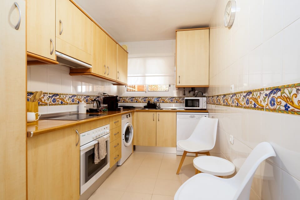 Apartment | Private kitchen | Cookware/dishes/utensils