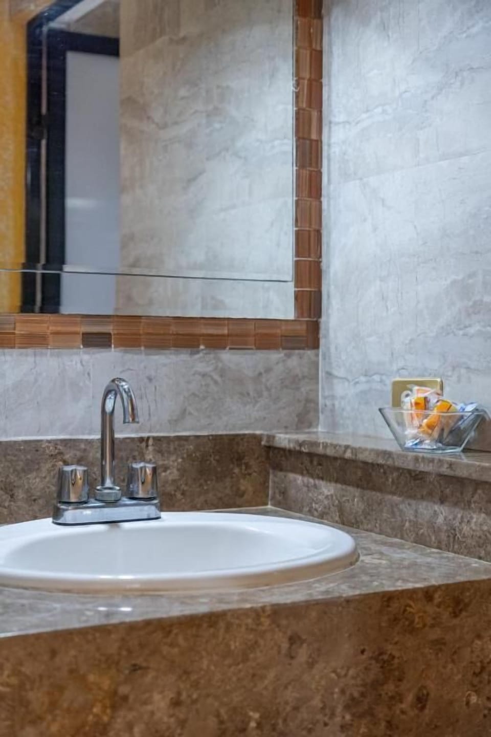 Classic Quadruple Room | Bathroom | Shower, free toiletries, hair dryer (on request), towels