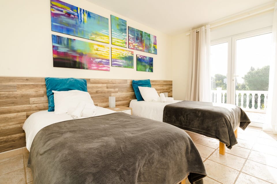 Villa in Marbella With Private Pool and Beach Villa in Marbella