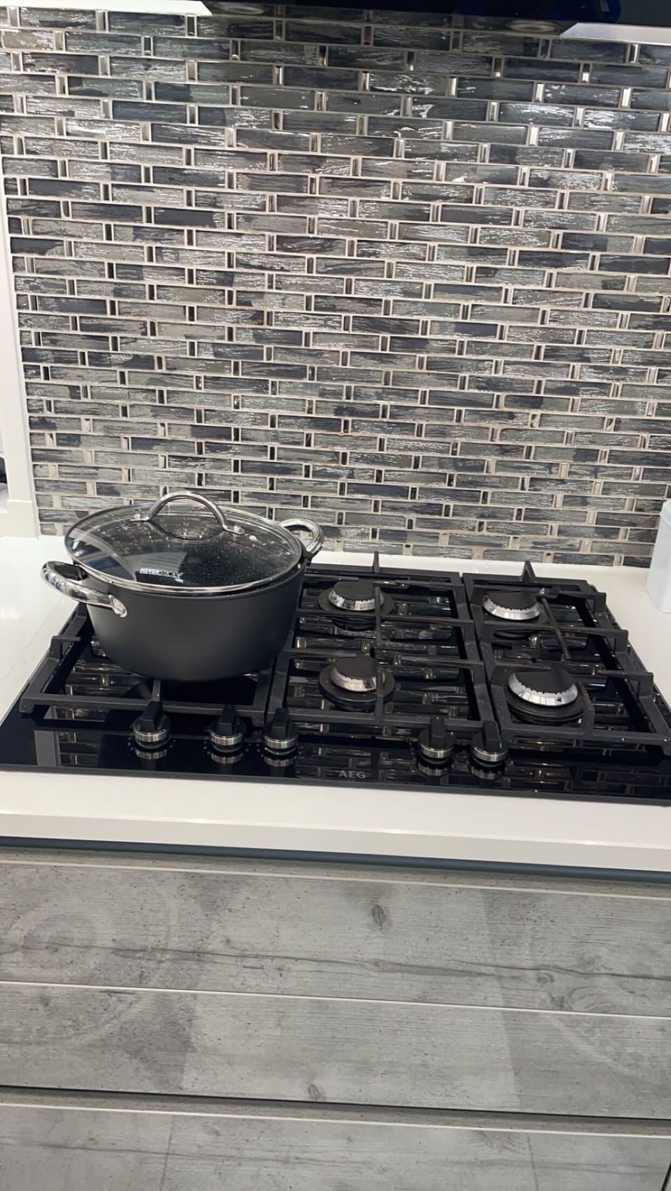 House | Private kitchen | Fridge, microwave, oven, stovetop
