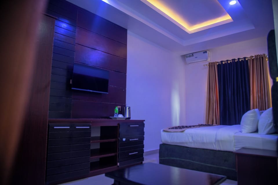 Deluxe Double Room | Desk, laptop workspace, soundproofing, free WiFi