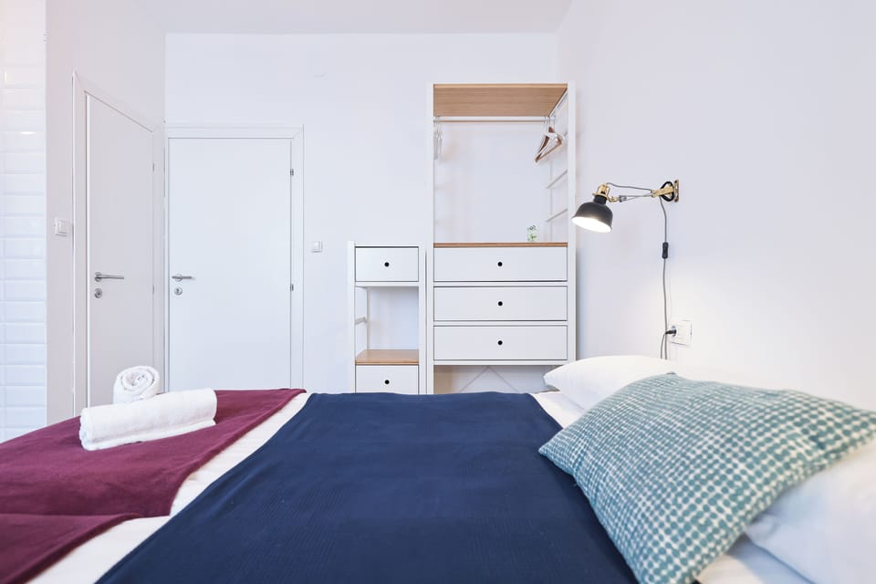 Soundproofing, free WiFi