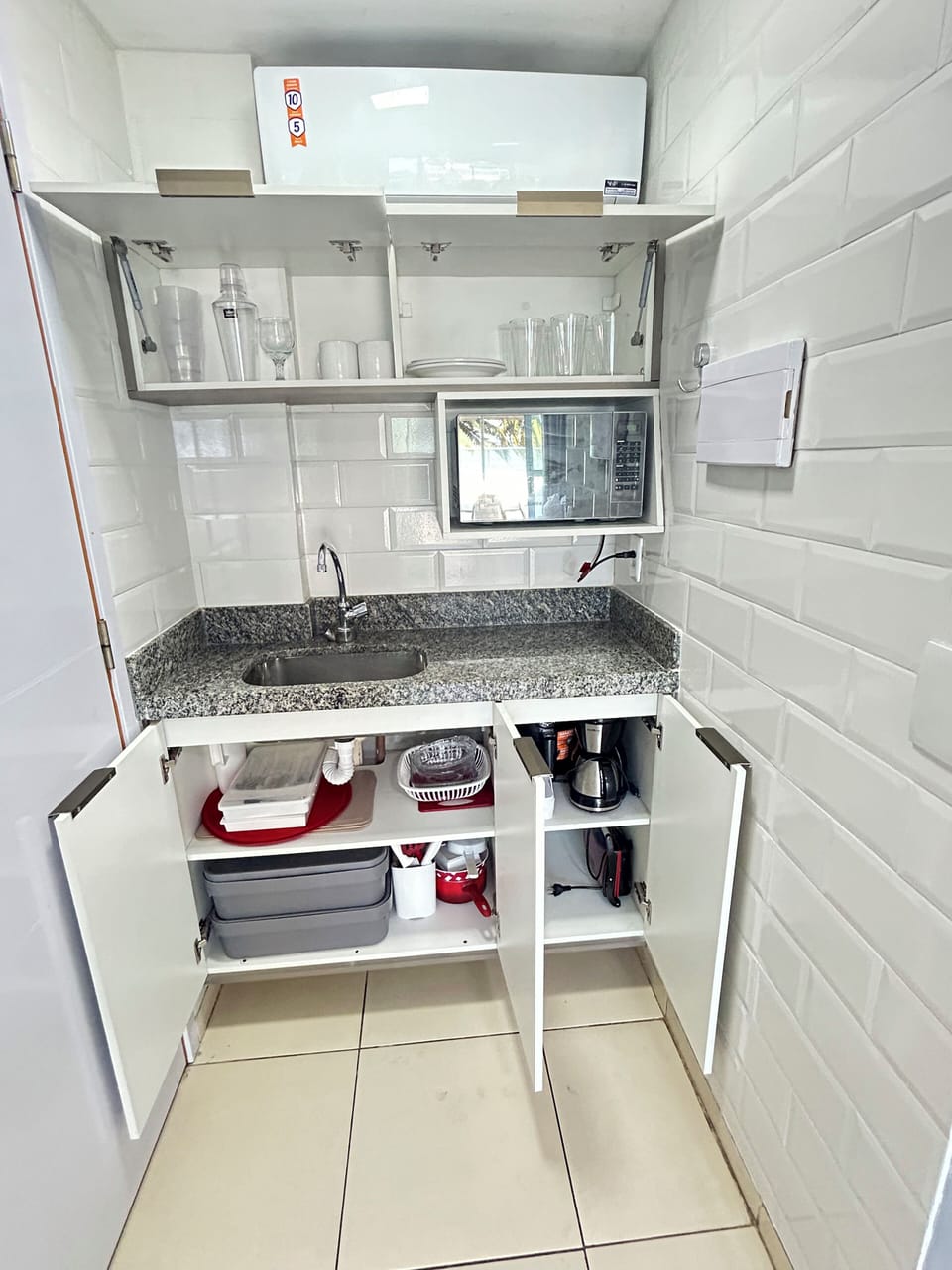 Apartment | Private kitchen | Mini-fridge, microwave, blender, cleaning supplies