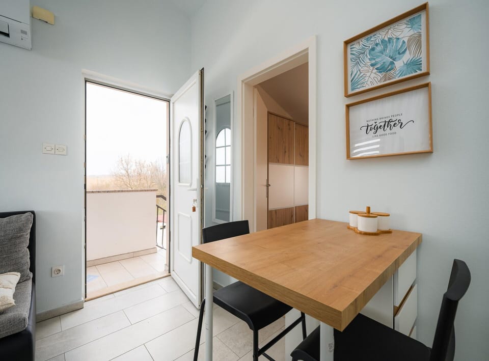 Apartment | Dining