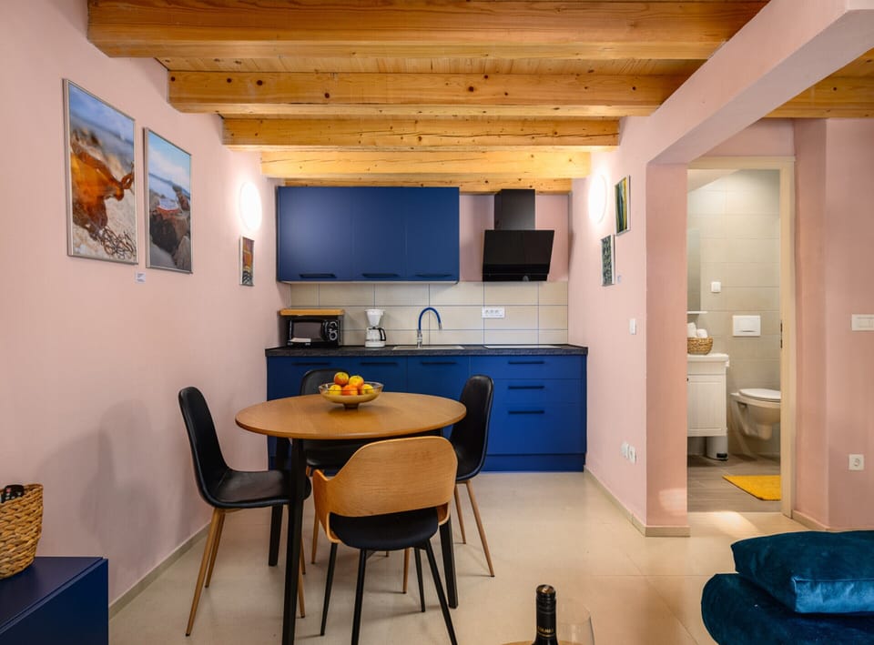 Apartment | Dining