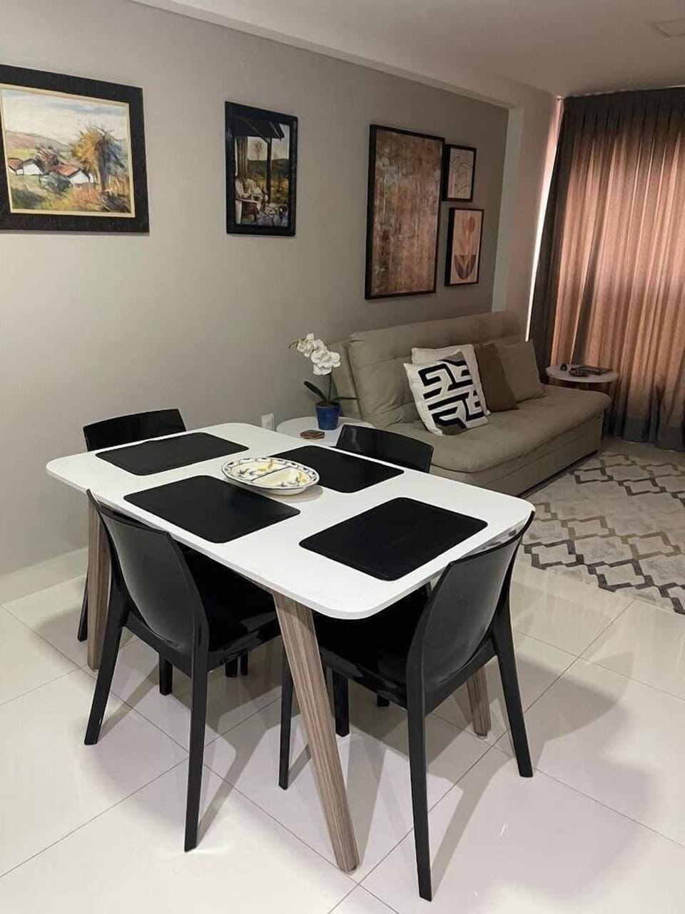Apartment | Living area | 32-inch Smart TV with digital channels
