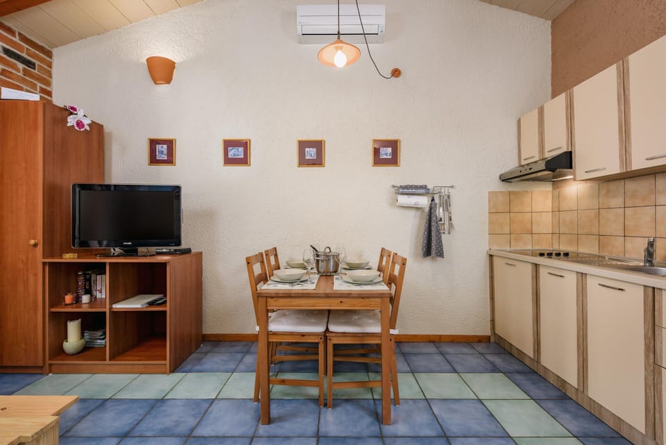 Apartment | Dining