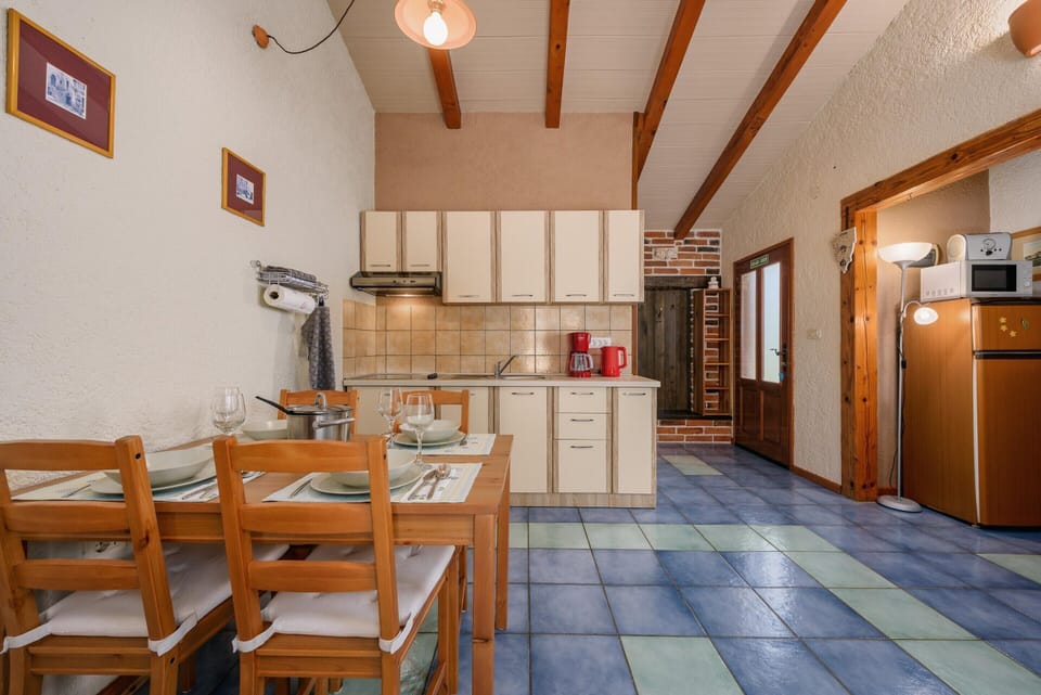 Apartment | Dining