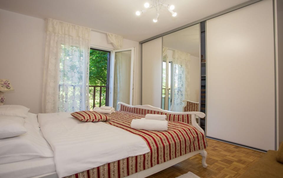 Apartment | 2 bedrooms, iron/ironing board