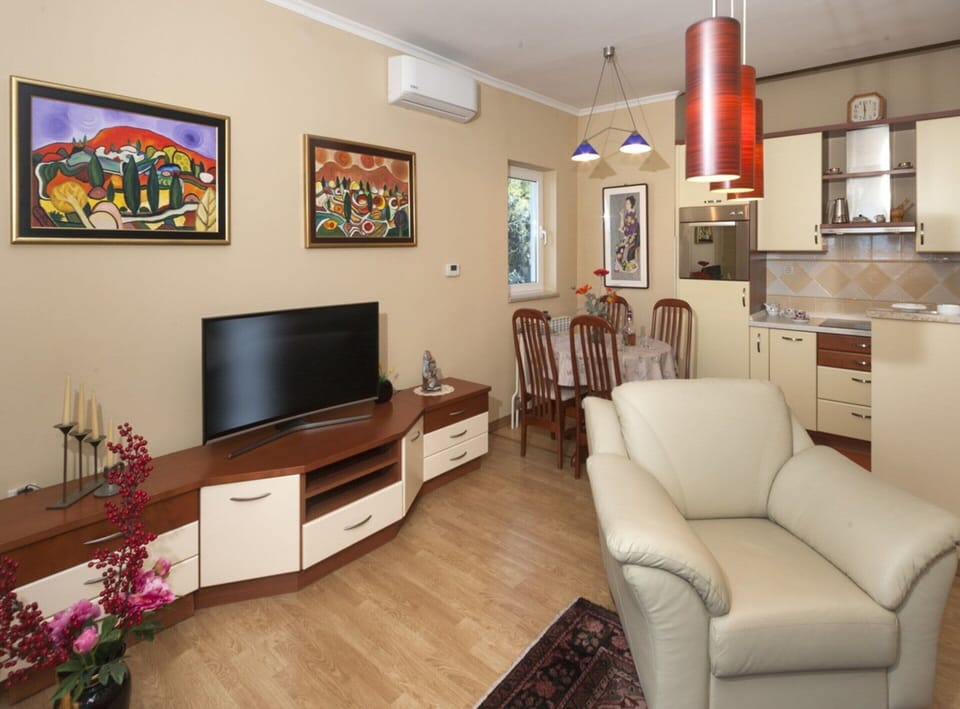 Apartment | Living room