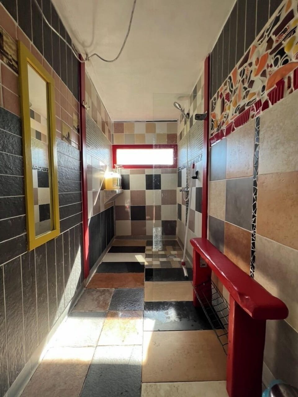 Separate tub and shower, towels, soap, shampoo