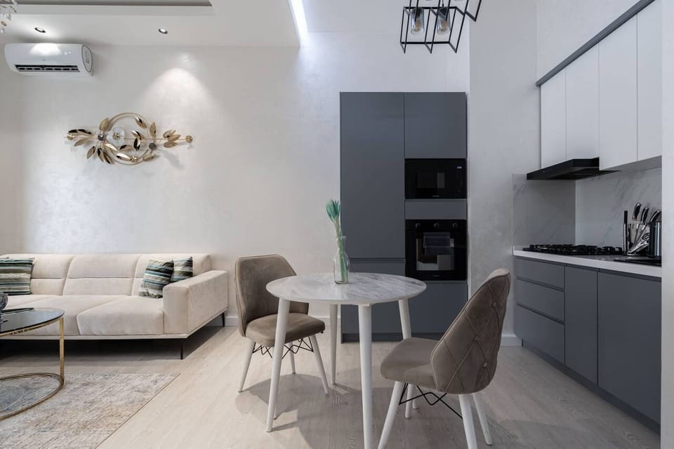 Family Condo, Balcony, City View | Living area
