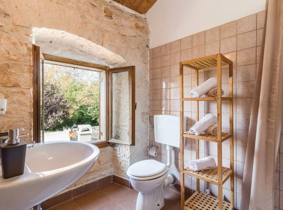Villa (Four Bedroom Villa with Private Pool) | Bathroom | Towels