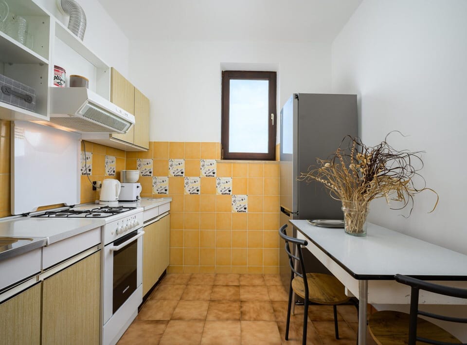 Apartment | Private kitchen | Electric kettle, cookware/dishes/utensils