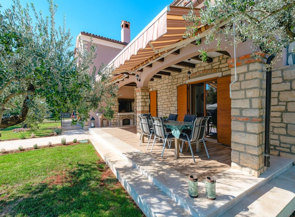 Villa | Dining