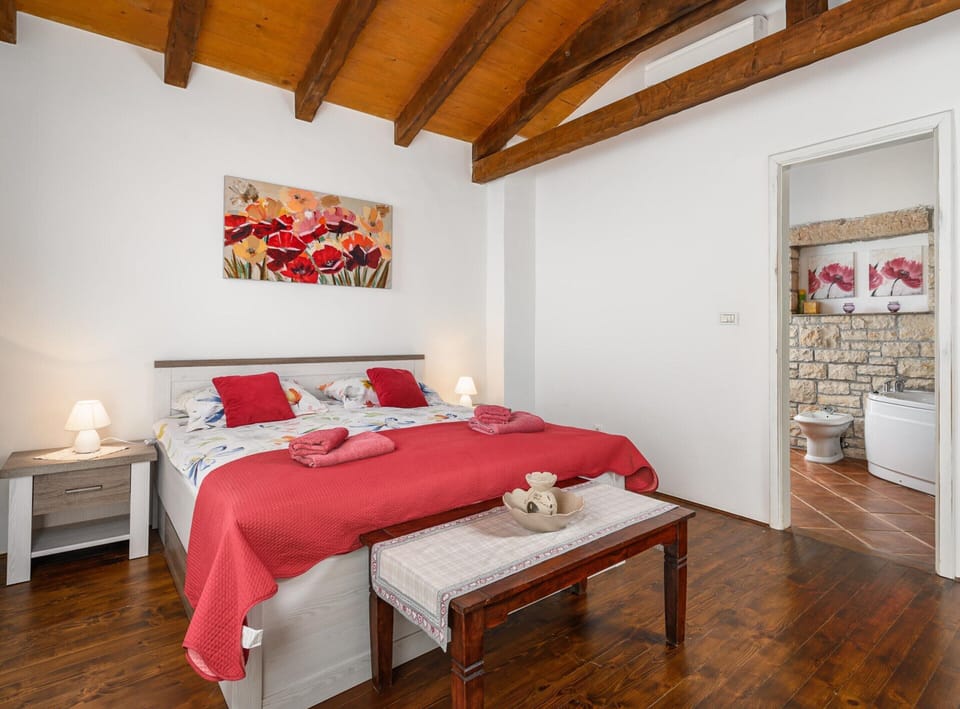 Villa | 3 bedrooms, iron/ironing board