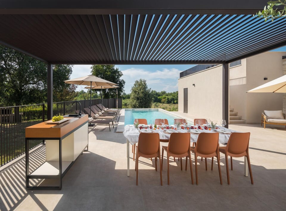 Villa | Dining