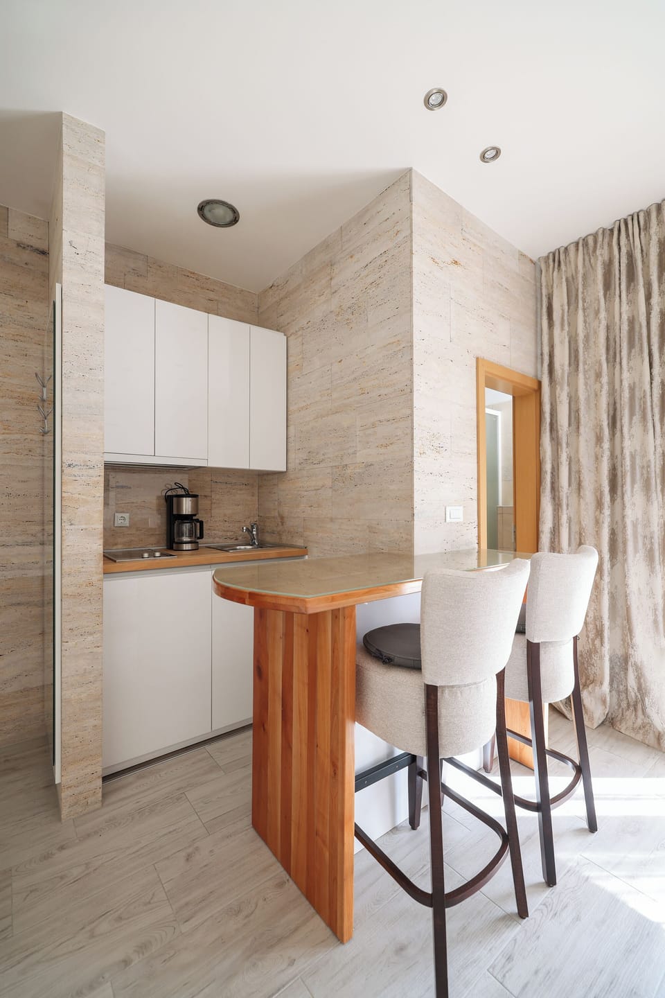 Comfort Studio, Sea View | Private kitchen | Electric kettle