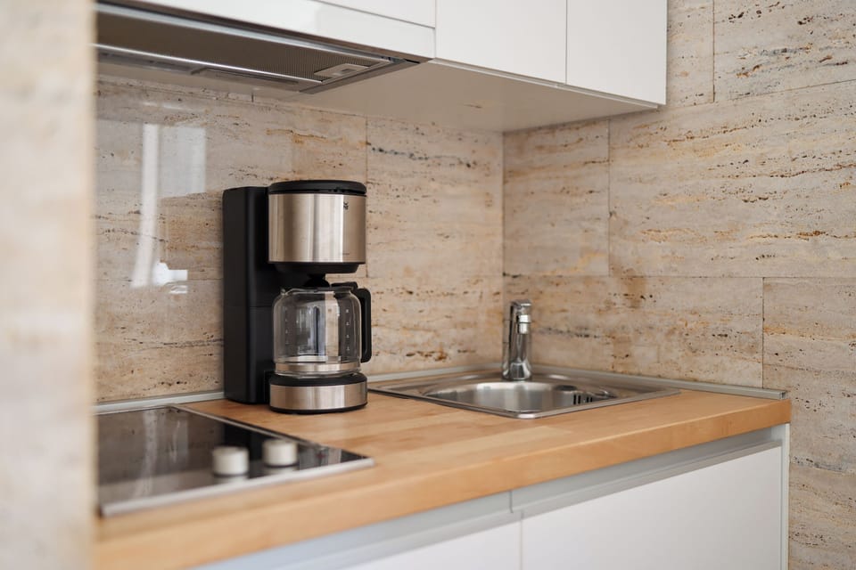 Comfort Studio, Sea View | Private kitchen | Electric kettle