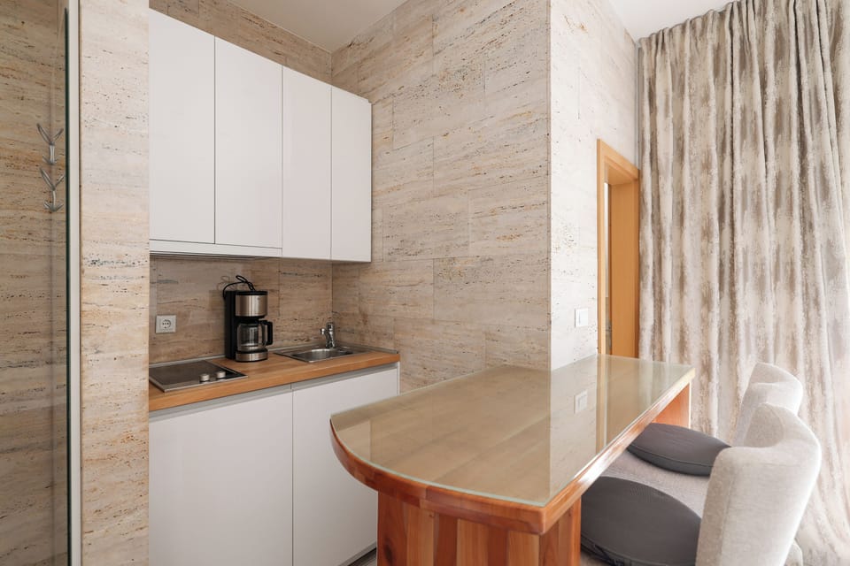Comfort Studio, Sea View | Private kitchen | Electric kettle