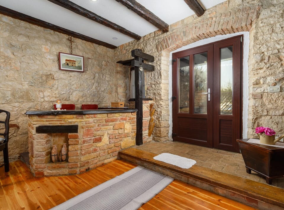 House | Reception