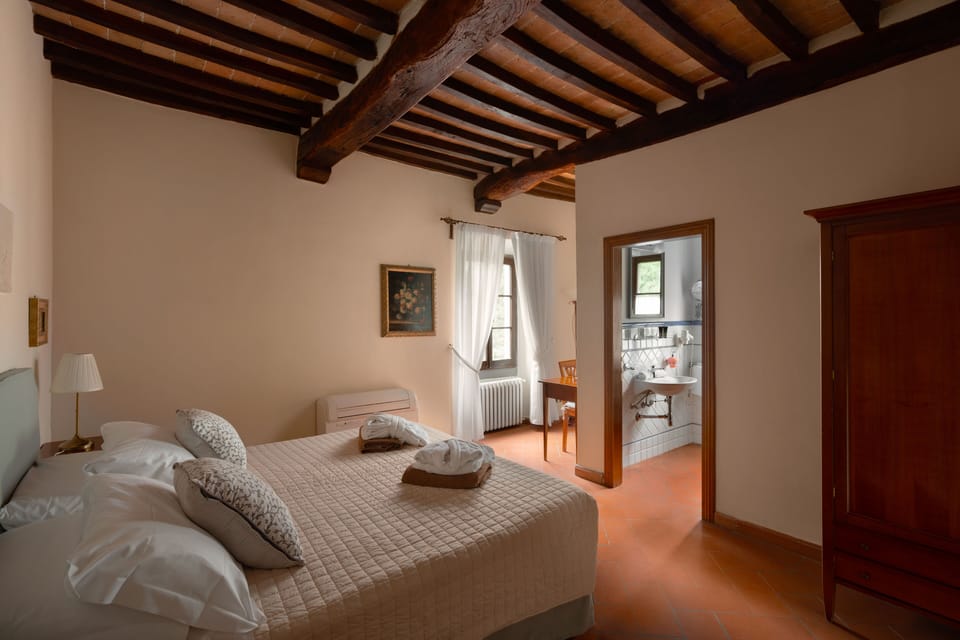 Classic Double Room | Blackout drapes, free WiFi, bed sheets