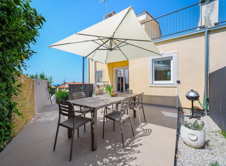 Villa | Dining