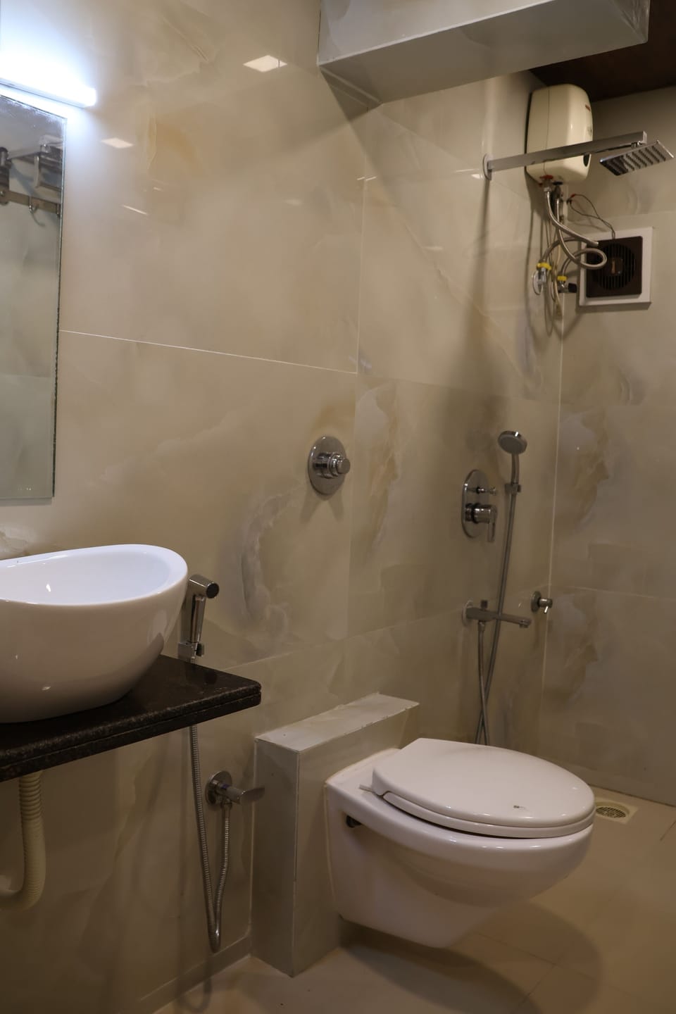 Executive Double or Twin Room, 1 Double Bed, City View | Bathroom | Shower, free toiletries, soap, toilet paper