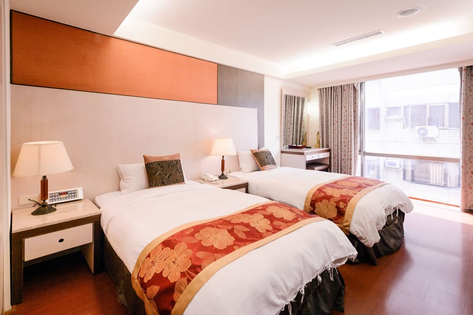 Deluxe Twin Room | Premium bedding, down comforters, desk, blackout drapes