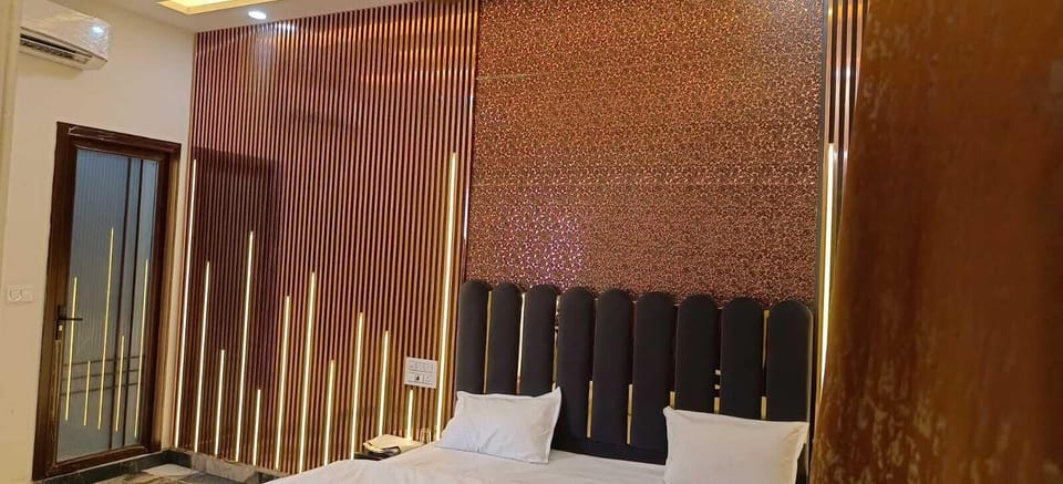 Deluxe Room, River View | Free WiFi