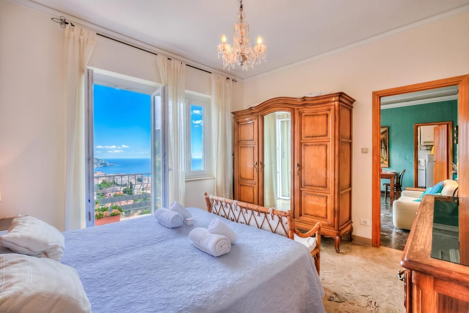 Standard Apartment, Multiple Bedrooms (Simply Romantic Sea View) | 2 bedrooms, bed sheets
