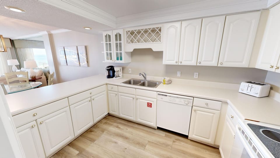 Condo, 2 Bedrooms | Private kitchen | Coffee/tea maker, fridge, oven, toaster