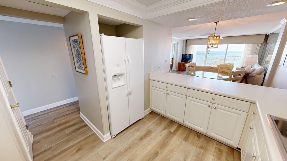 Condo, 2 Bedrooms | Interior