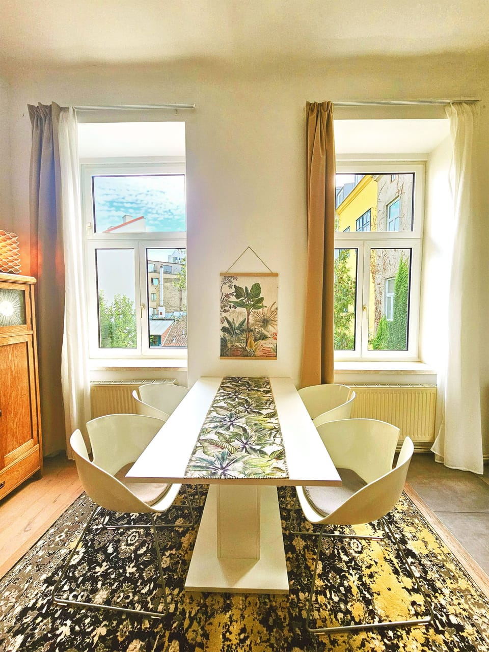 Apartment, Courtyard View | In-room dining
